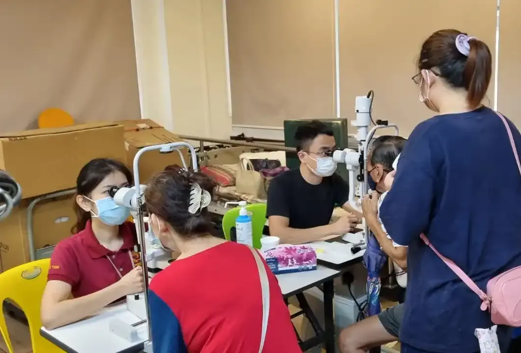 Volunteer nurses assisting seniors during the eye screening at SASCO West Coast