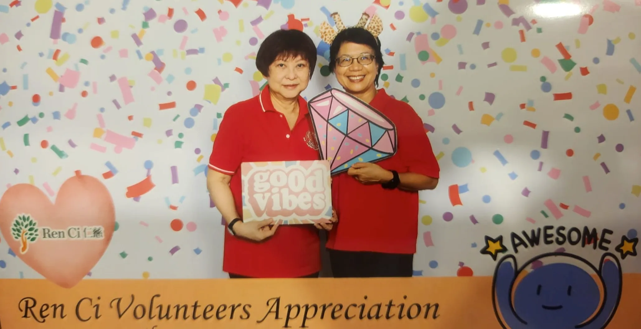 Sara Mei Woo and Angela Wong receiving 5 Years Long Service Certificate at Ren Ci Volunteer Appreciation Event 2025