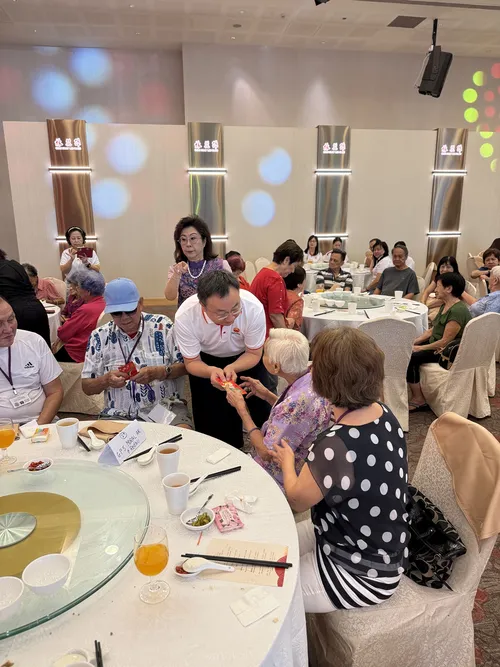 Seniors receiving ang bao
