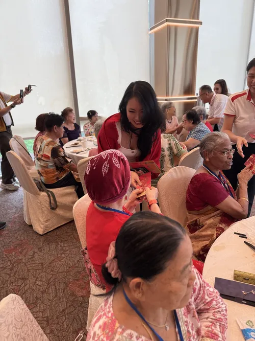 Seniors receiving ang bao