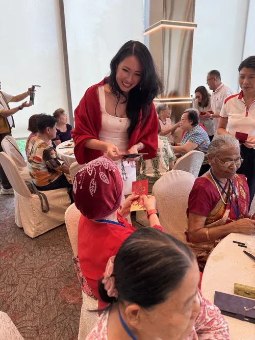 Seniors receiving ang bao